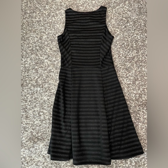 Suzy Sheir cut out silver striped dress - Picture 3 of 3